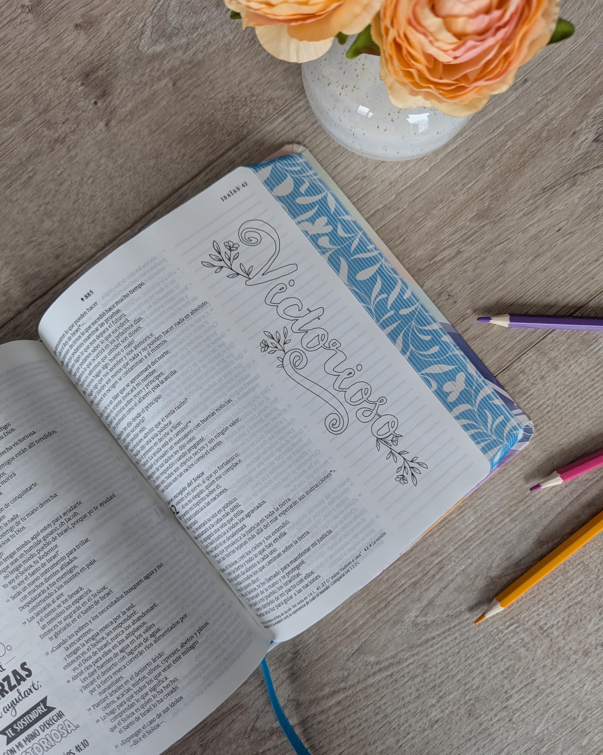 Biblia Inspira NTV, compatible APP Filament (SentiPiel, Paraíso floral)