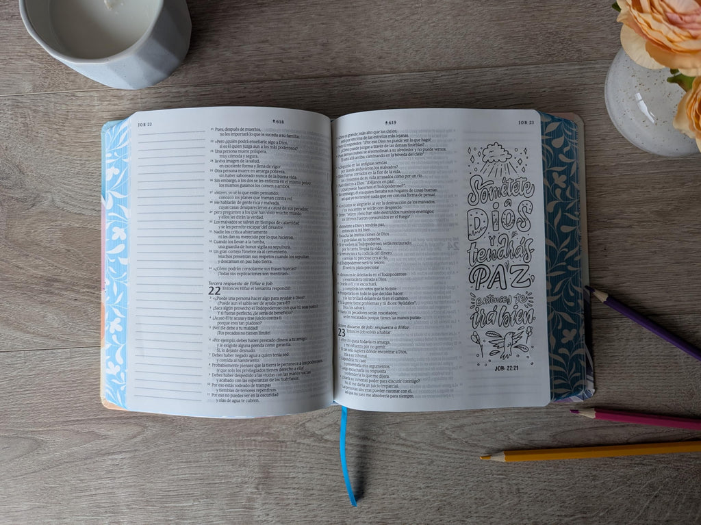 Biblia Inspira NTV, compatible APP Filament (SentiPiel, Paraíso floral)